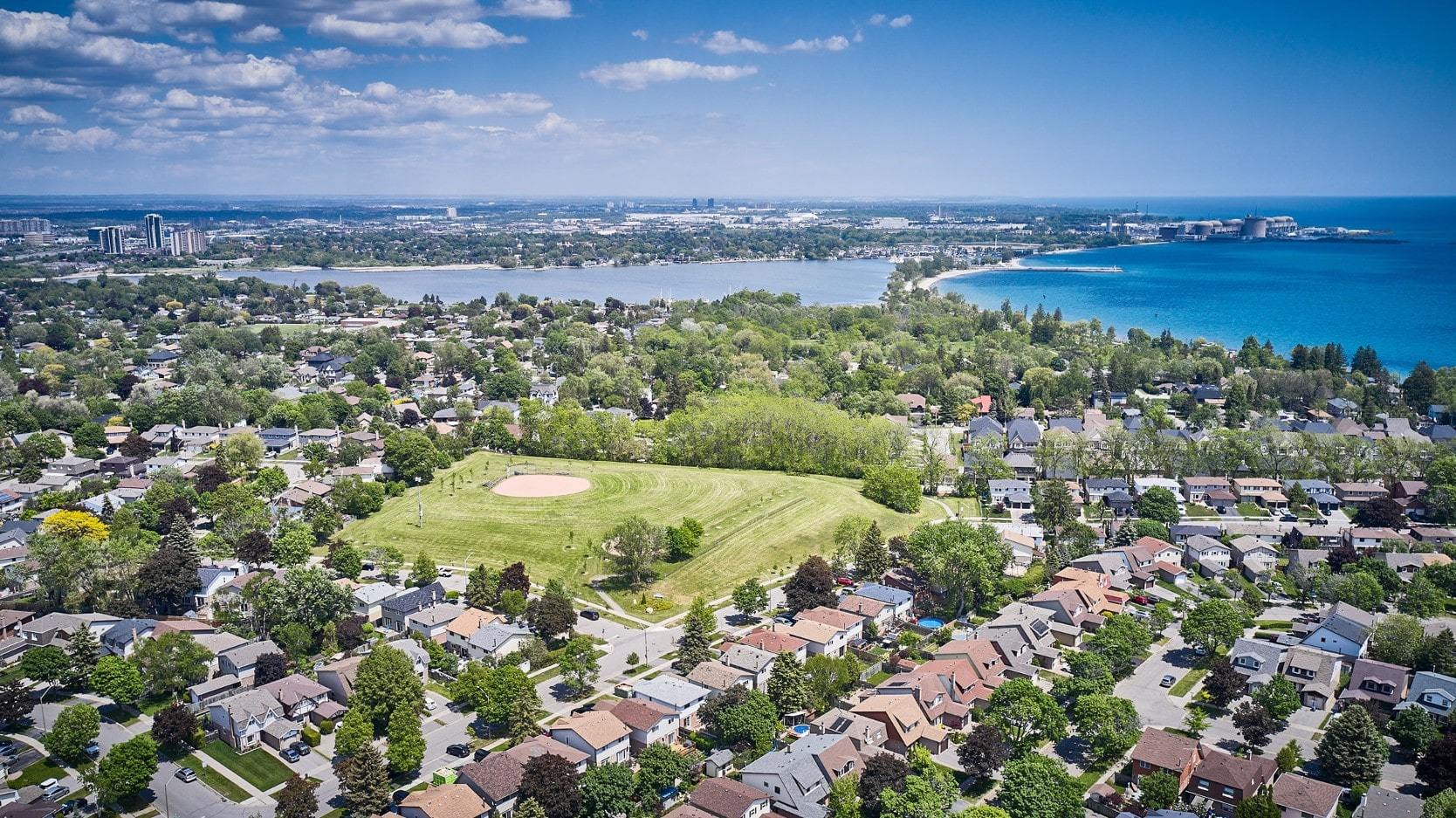 Waterfront homes in Pickering, Ontario